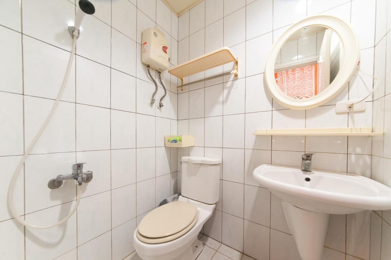 Feng Jia Homestay Тайджун Екстериор снимка