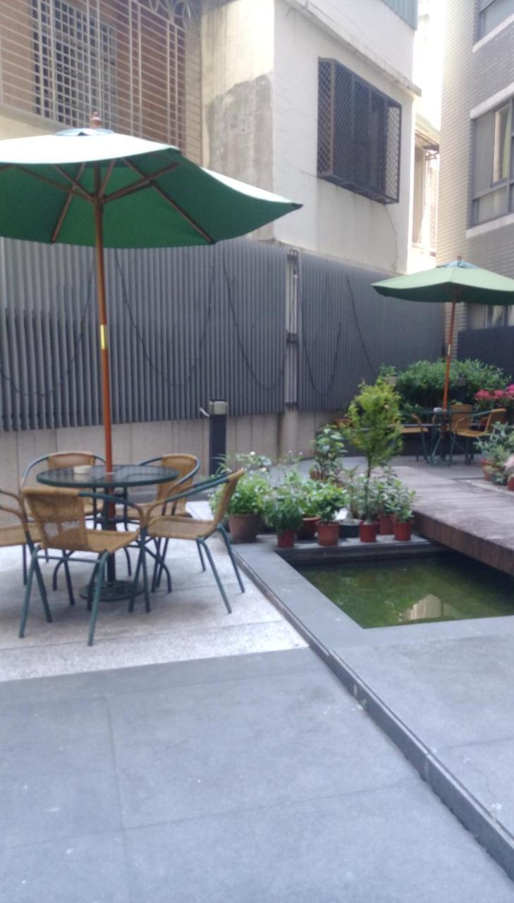 Feng Jia Homestay Тайджун Екстериор снимка