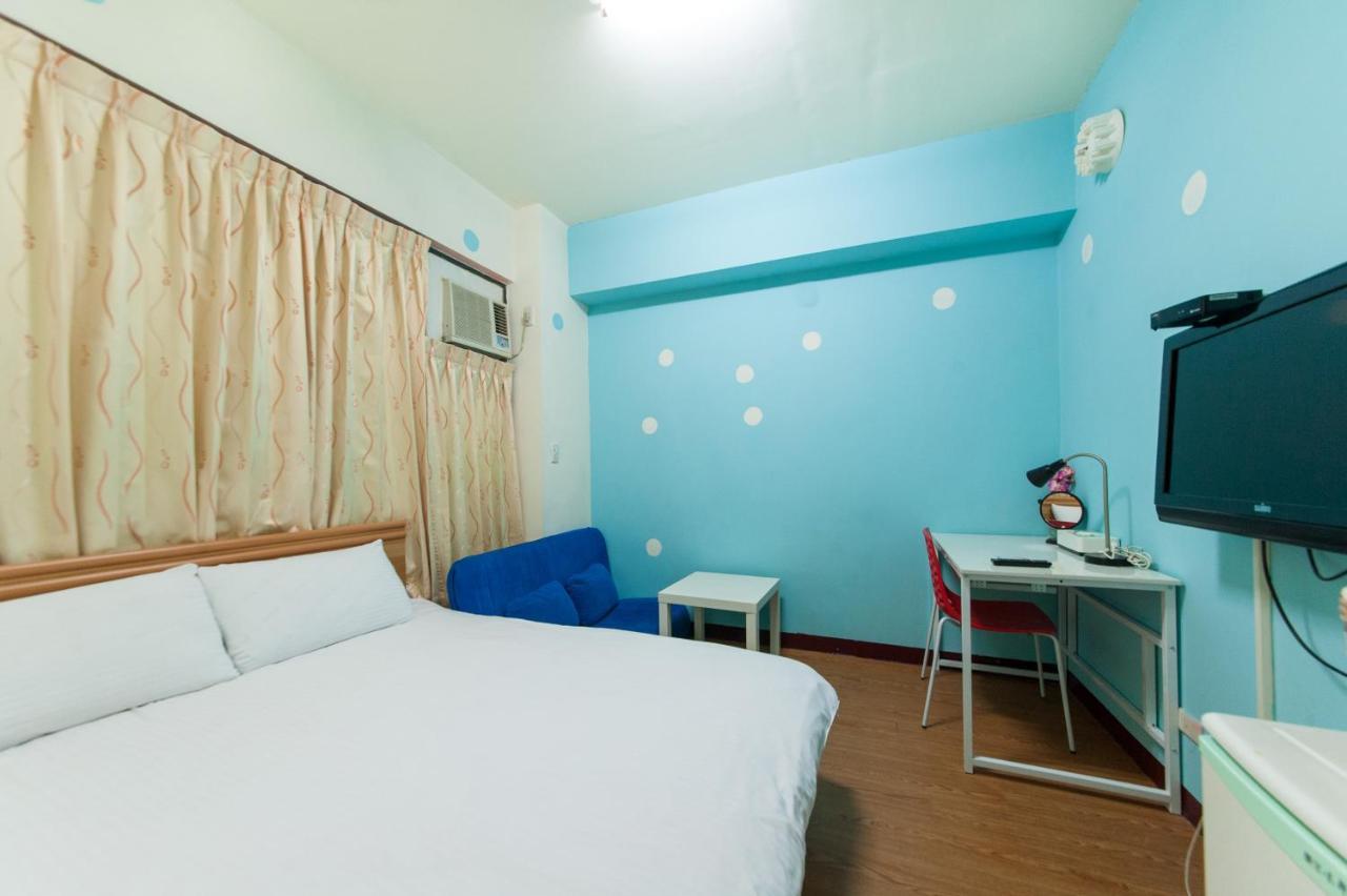 Feng Jia Homestay Тайджун Екстериор снимка