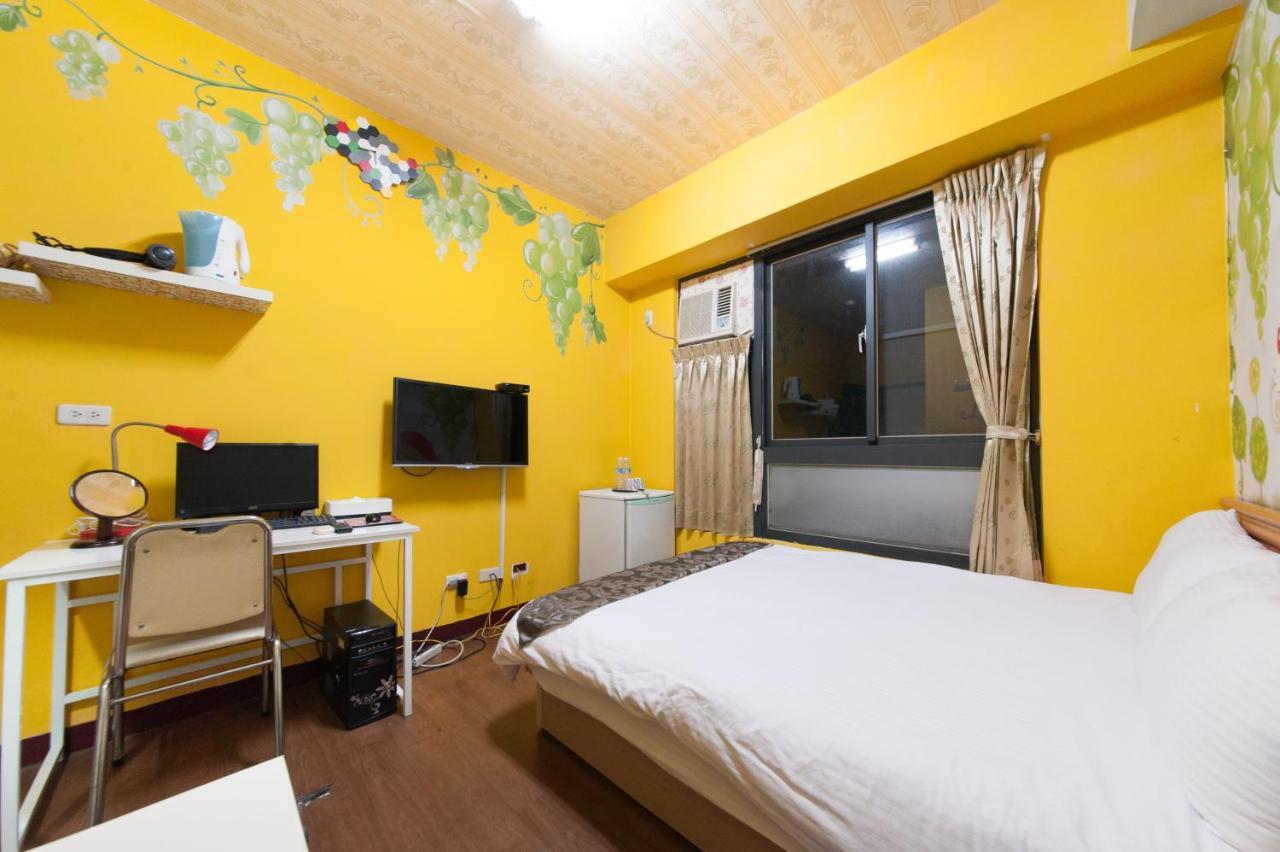 Feng Jia Homestay Тайджун Екстериор снимка